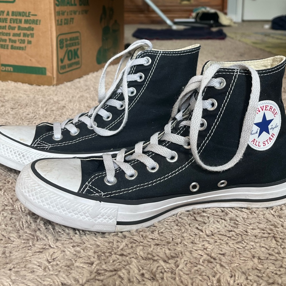 Basic converse black high tops
